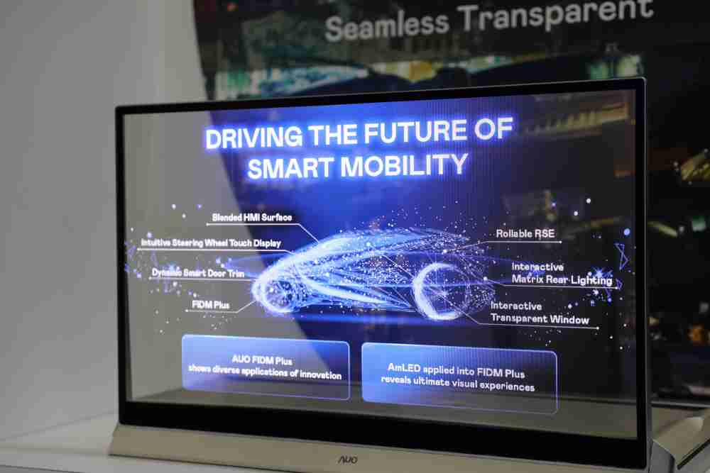 杏悦2凭借着超高亮度和透明度，，，，这款30吋透明Micro LED显示器在AR系统与智慧零售具有潜在的应用价值。。。。