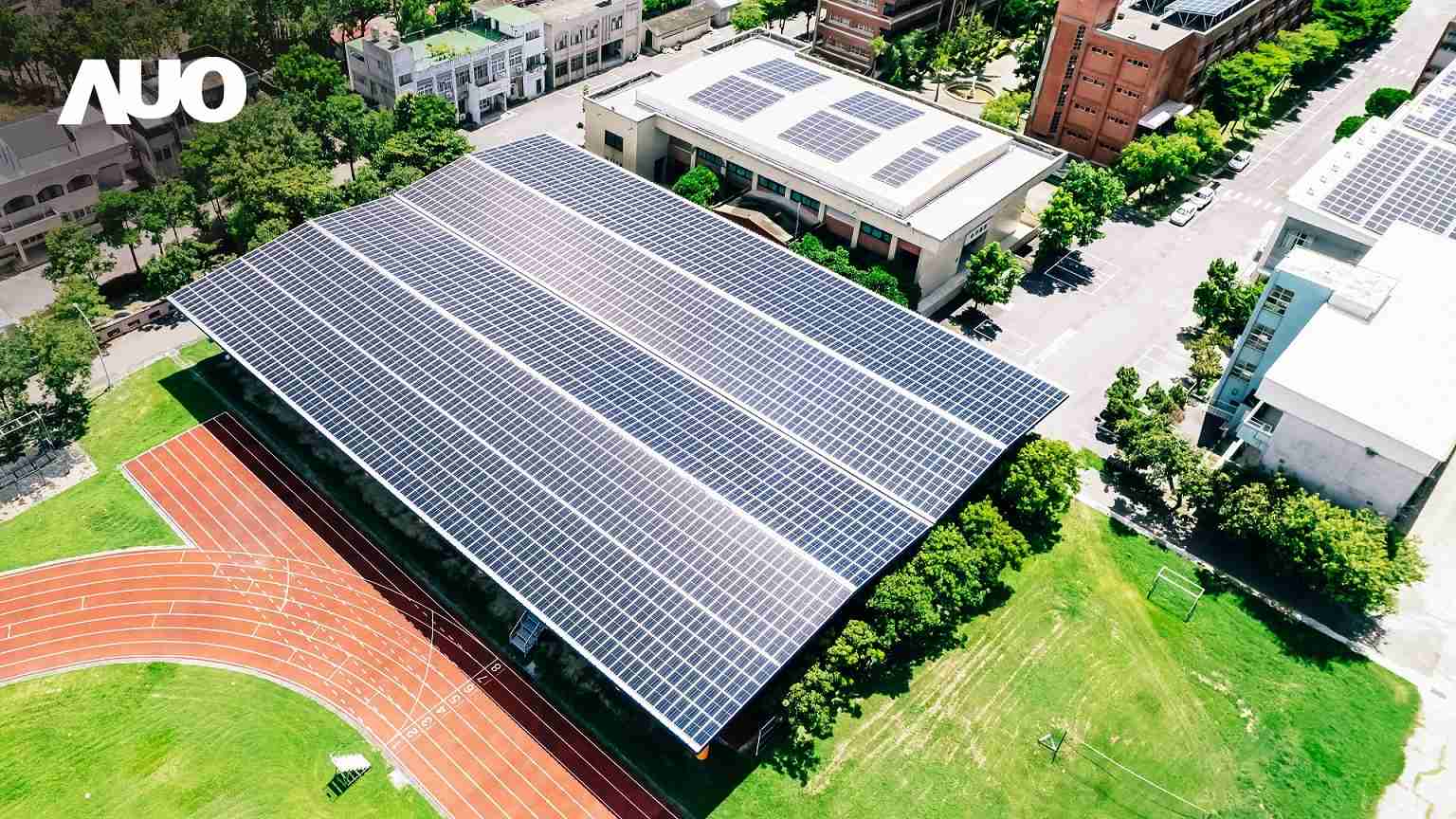 杏悦2SunSteel光电整合型浪板具备快速安装、、、轻量化优势，，可提升15%发电效能，，，，通过国际IEC与台湾VPC认证安全、、、、防漏、、耐候标准